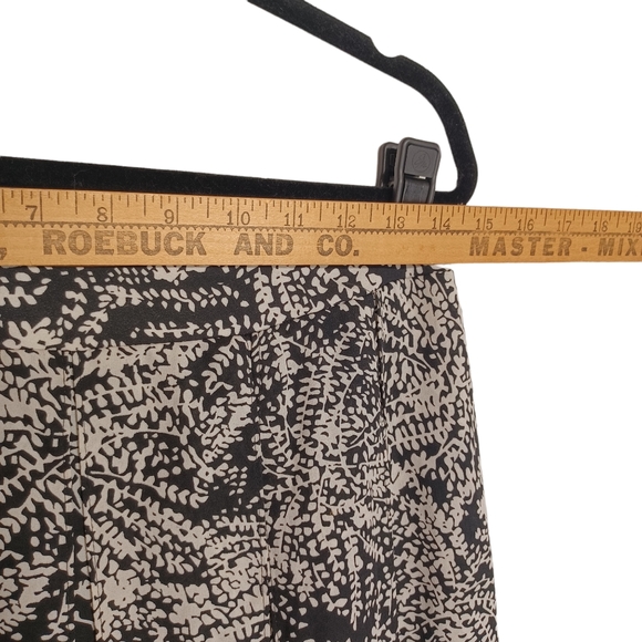 WHO WHAT WEAR Black Ivory Willow Print Car Wash Swing Skirt 6 (Small) - Picture 8 of 8